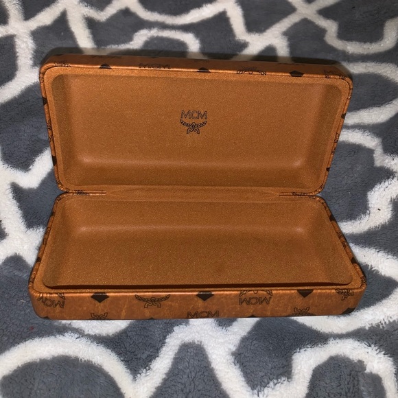 NEW Large MCM HardShell Case - Picture 2 of 4